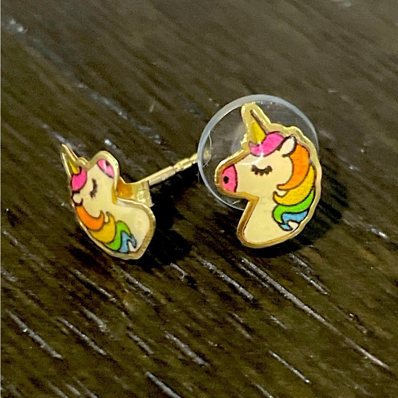 Caratlane 14k gold unicorn stud earrings for kids